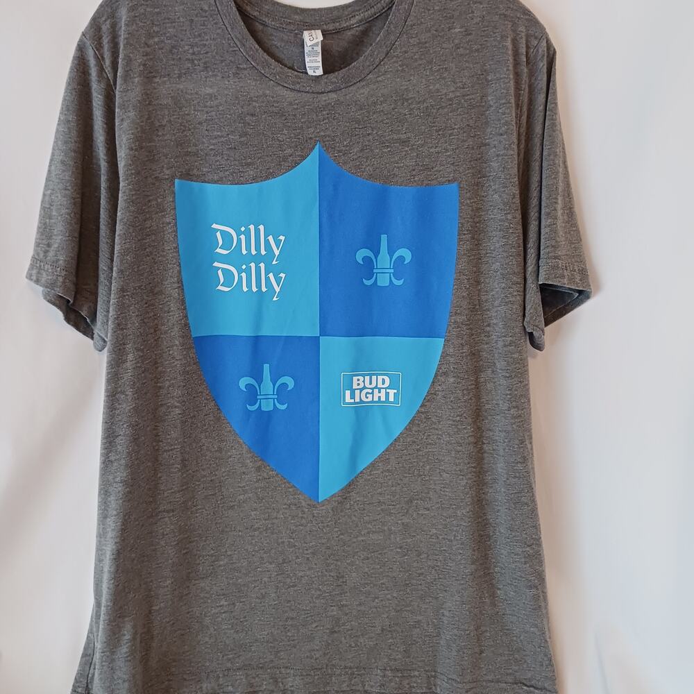 Dilly Dilly Shield Bud Light Men's XL T-Shirt